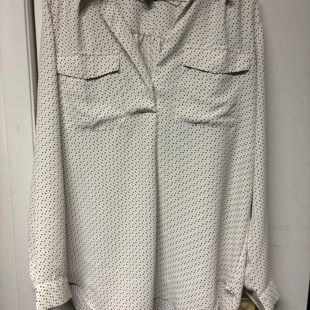 Ann Taylor white and black polka dot long sleeve popover blouse size medium